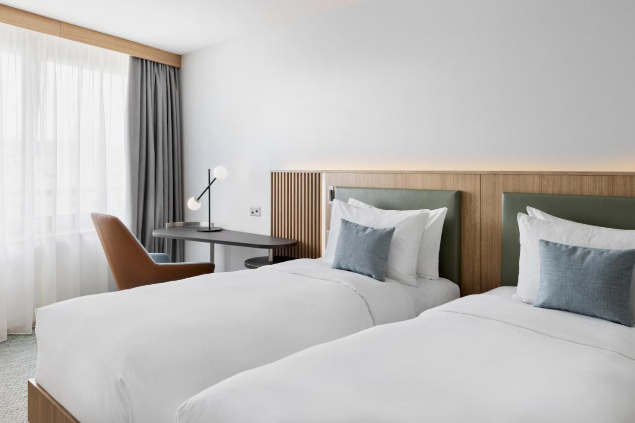 Готель Courtyard By Marriott Biel Bienne Екстер'єр фото