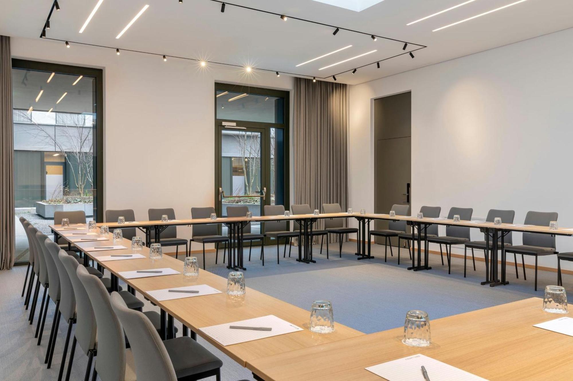 Готель Courtyard By Marriott Biel Bienne Екстер'єр фото
