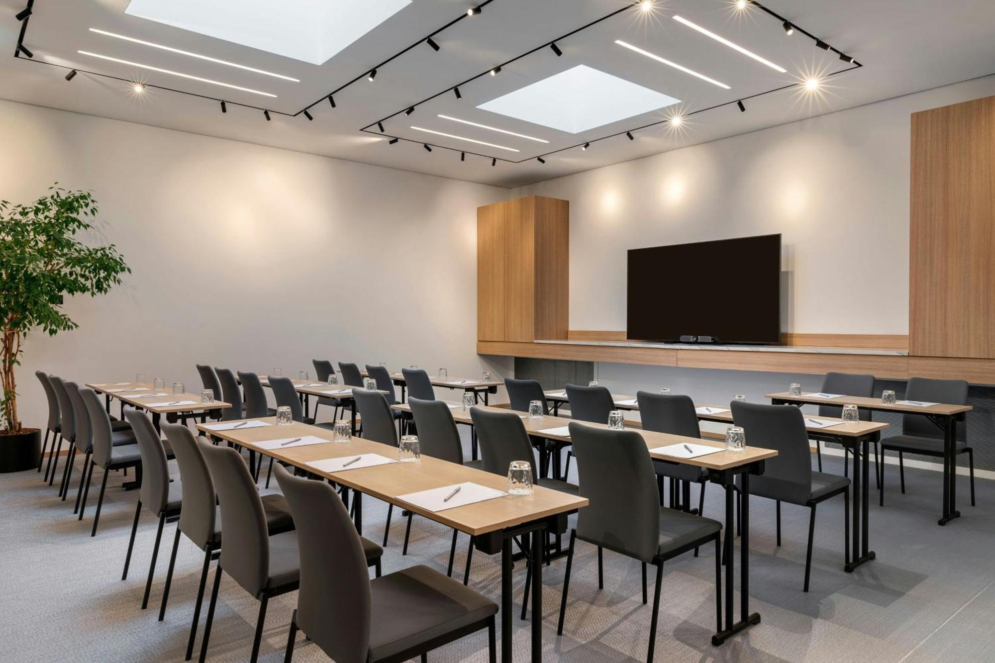 Готель Courtyard By Marriott Biel Bienne Екстер'єр фото